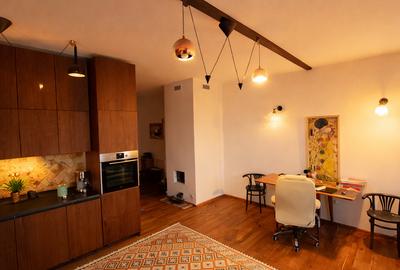 Casă cu 6 camere cu Canalizare în Ultracentral - 2