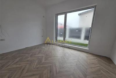 Casă cu 3 camere cu Teren 300 Mp în Berceni - 4