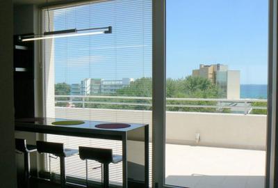 Penthouse cu 3 camere, mobilat în Central - 8