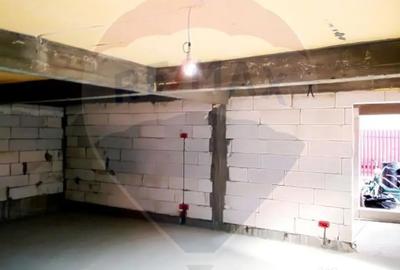 Casă cu 7 camere cu Garaj în Sabasa - 17