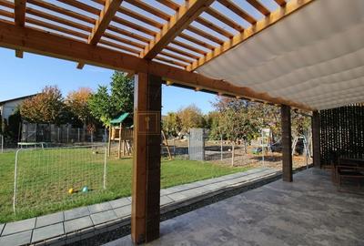 Curte, 4 apartamente, 8 camere, perfectă pt activități educaționale-Dumbravita - 30