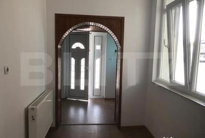 Casă cu 4 camere cu Teren 770 Mp în Titulescu - 10