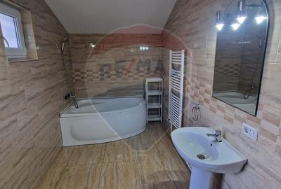 Casa / Vila cu 4 camere de vanzare in zona Central Oras Buhusi - 21