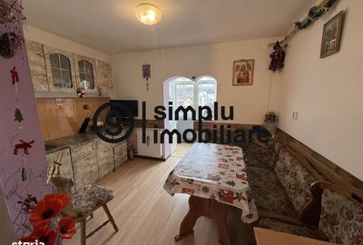 Apartament cu 3 camere decomandat în 1 Mai - 9