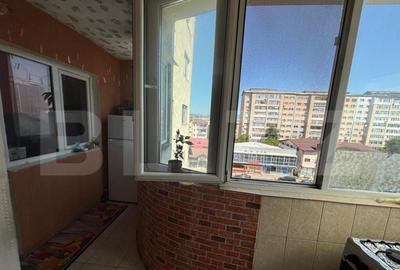 Apartament de vanzare, cu 3 camere, zona Micro 5 - 6