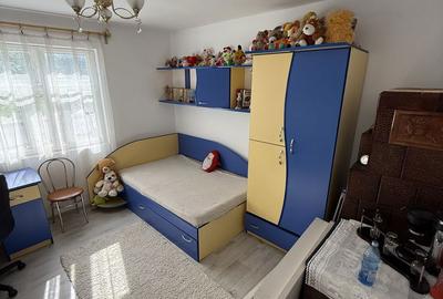 Casă cu 4 camere în Mănăstirea Cașin - 3