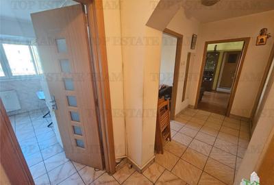 Apartament cu 3 camere semidecomandat, mobilat în Păcii - 4