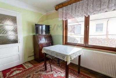 Casa cu 3 camere - str Ortodoxa - 15