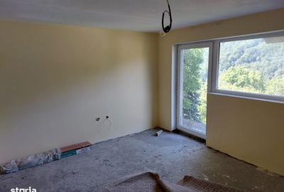 Casă cu 4 camere cu Teren 240 Mp în Central - 3