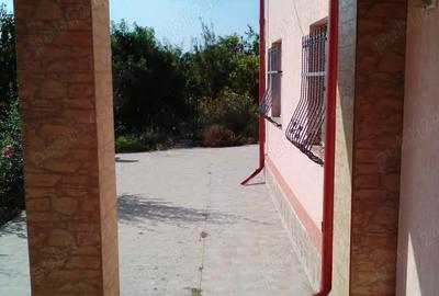 Casă cu Teren 2000 Mp în Capidava