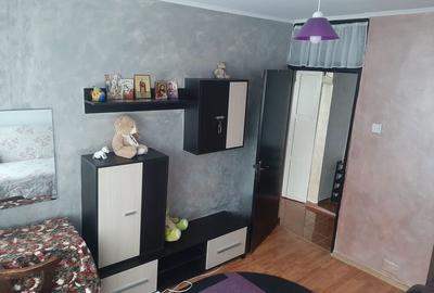 Apartament cu 3 camere decomandat în Eremia - 6