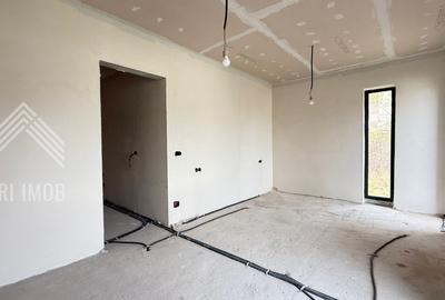 Duplex cu 4 camere cu Canalizare în Florești - 13