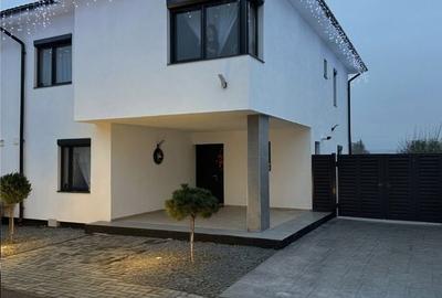 Casă cu 4 camere în Domnești - 1