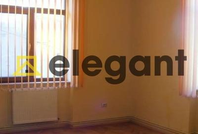 Casă individuală cu 9 camere cu Canalizare în Central - 3