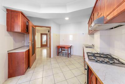 Apartament cu 5 camere decomandat în P-ța Universității - 24