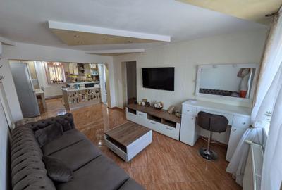 Apartament cu 3 camere decomandat în Central - 3