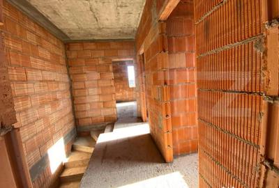 Casă cu 3 camere cu Teren 250 Mp în Moșnița Veche - 3