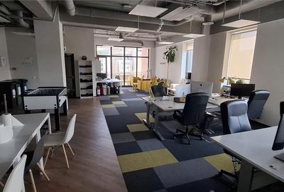 Spațiu comercial, de 270 mp, în Central - 18