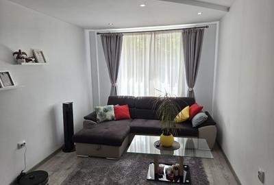 Apartament cu 3 camere semidecomandat în Hărmanului - 1