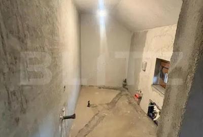 Casă cu 5 camere cu Teren 5000 Mp în Unirea - 1