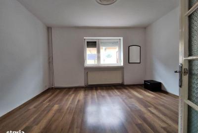 Casă cu 3 camere cu Teren 180 Mp în Ultracentral