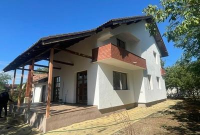 Casă individuală cu 5 camere cu Teren 1900 Mp în Bujoreanca - 1