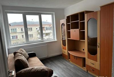 Apartament cu 4 camere în Motru - 2