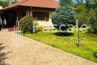 Casă cu 4 camere cu Teren 1468 Mp în Central