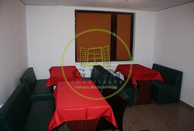 Hotel/Pensiune, de 305 mp, în Piața - 6