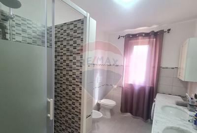 Casa cu 5 camere de vanzare (P+M) in comuna Bolotesti - 2