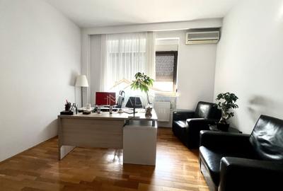 Apartament cu 4 camere decomandat în Primăverii - 18