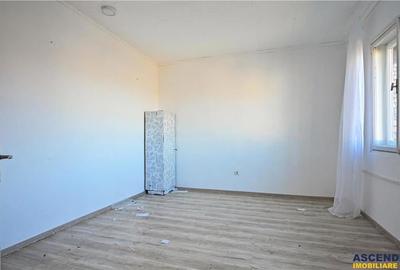 Spațiu comercial, de 9,000 mp, în Central - 16