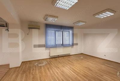 Apartament cu 3 camere semidecomandat în Central - 3