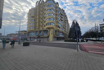 Apartament cu 3 camere decomandat în Exterior Vest - 3