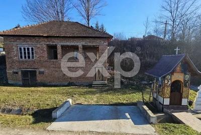 Casă cu 3 camere în Livezeni - 2