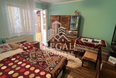 Apartament cu 3 camere semidecomandat în Central - 1