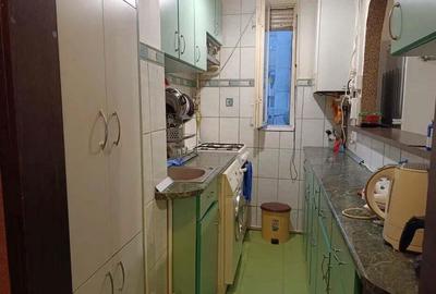 Apartament cu 3 camere semidecomandat în Rovinari - 2