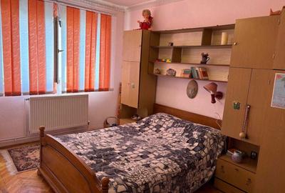 Apartament cu 3 camere decomandat în Micro 5 - 3