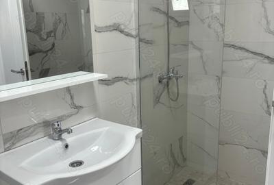 Spațiu comercial, de 75 mp, în Central - 4