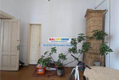 Casă cu 8 camere cu Garaj în Unirii - 14