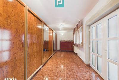Casă cu 6 camere cu Teren 1706 Mp în Central - 11