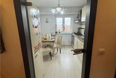 Apartament cu 3 camere decomandat, mobilat în Simion Bărnuțiu - 9