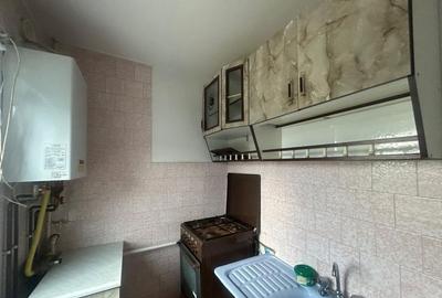 Garsoniera 24 mp, balcon 3 mp, zona La Terenuri, etaj intermediar - 4