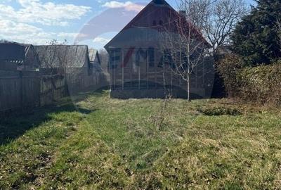 Casă cu 3 camere cu Teren 1798 Mp în Central - 2