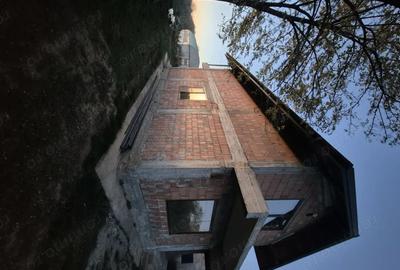 Casă cu 5 camere cu Teren 1300 Mp în Varlaam - 3