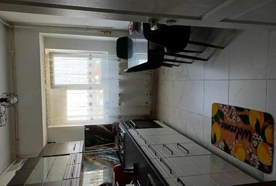 Apartament cu 3 camere decomandat în Berceni - 2