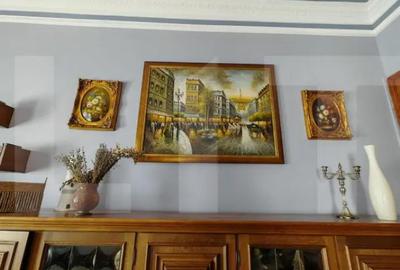 Apartament cu 3 camere decomandat, mobilat în Central
