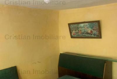 Teren 380 mp cu casa demolabila Chercea latime 17m ,132 eur - 8