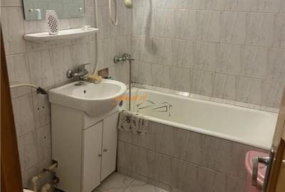 Apartament 3 camere , zona cartier Sud , 52 mp , decomandat - 12