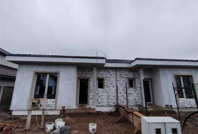 Duplex la asfalt - toate utilitatile - 3 bai - 2